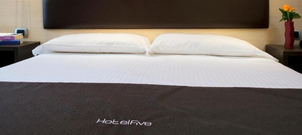 Hotel Five Milan Exterior photo